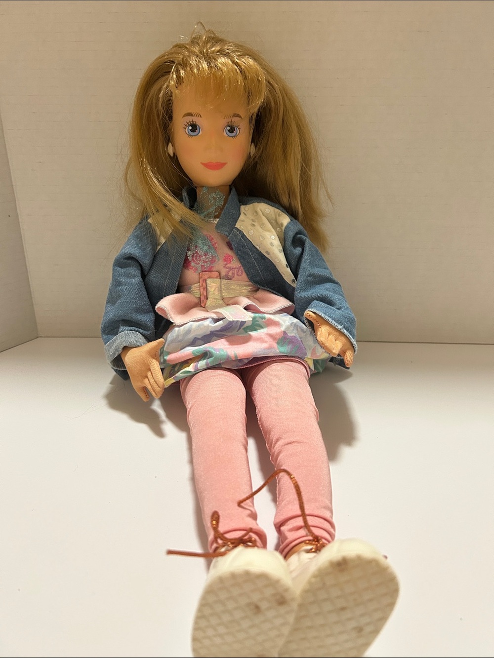 1986 Hot Looks Mattel fabric bend and pose Doll